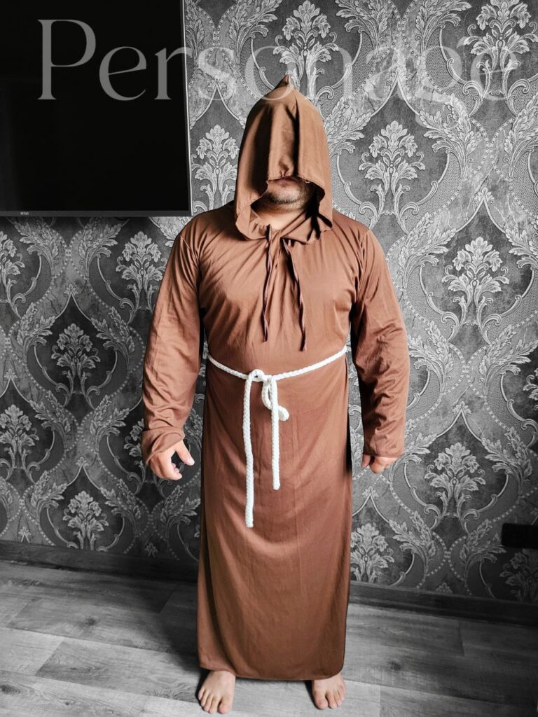 Монах коричневий