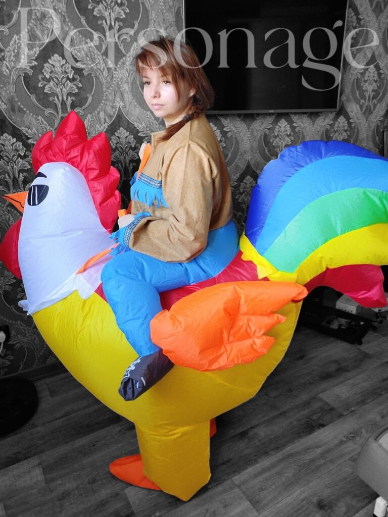 Верхом на пітухі, надувний костюм