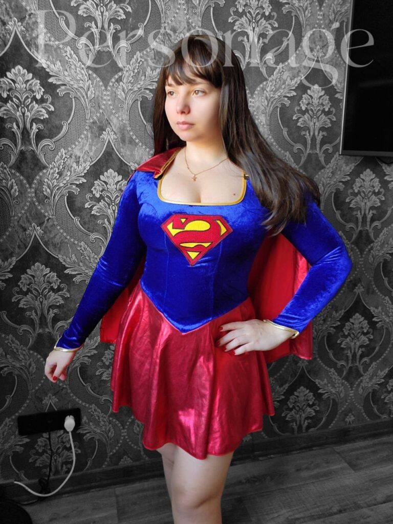 Супер дівчина