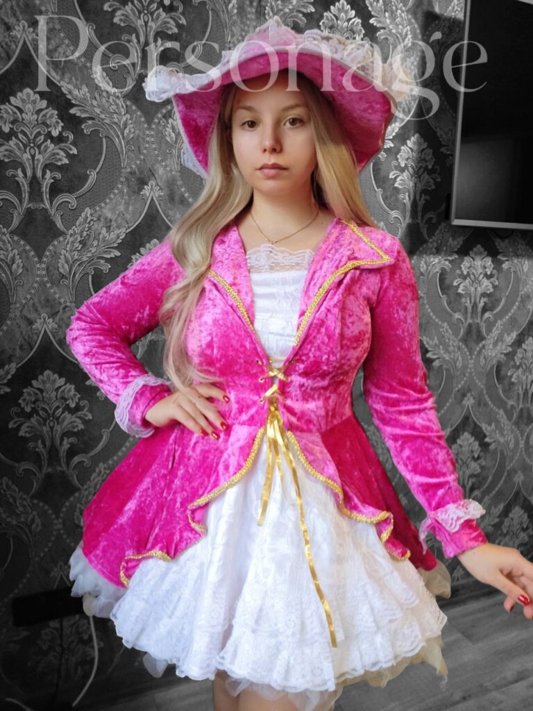 Піратка рожева сукня