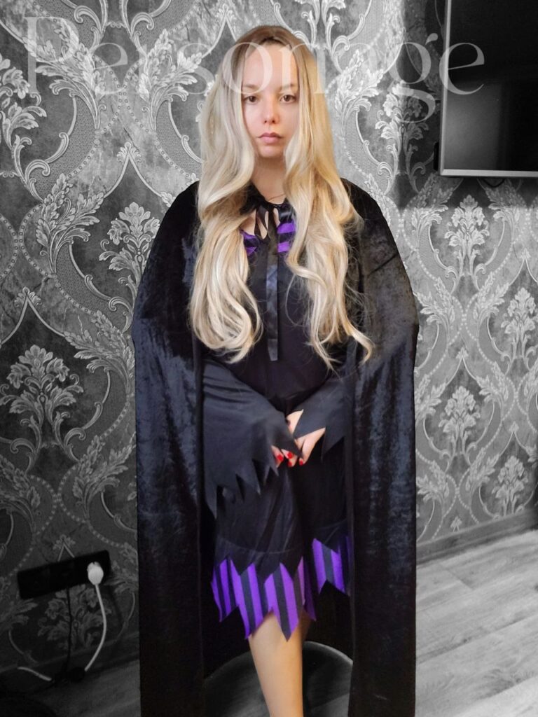 Плащ велюровий чорний