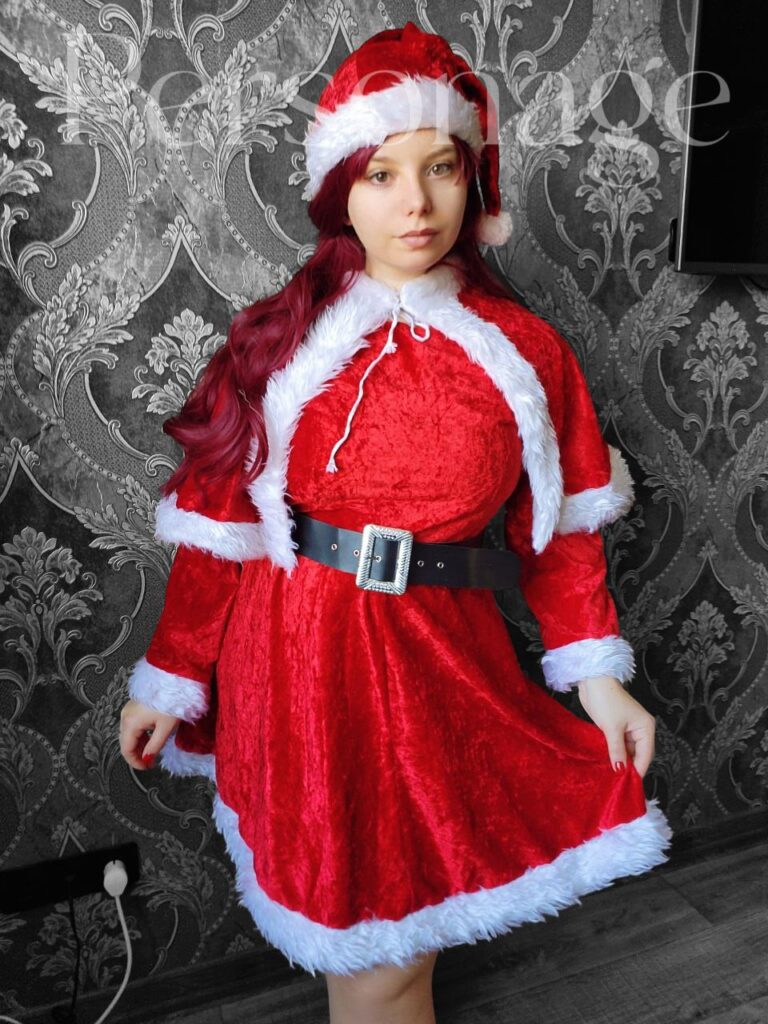 Снігурочка червона з плащем