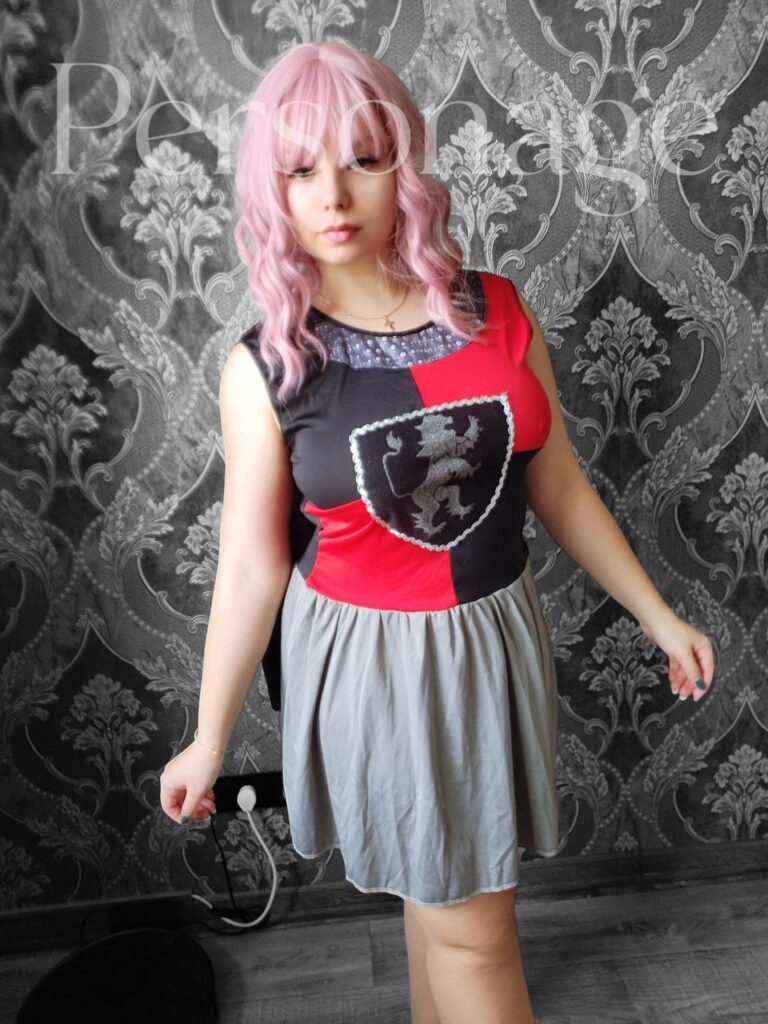 Лицар жіночий з плащем