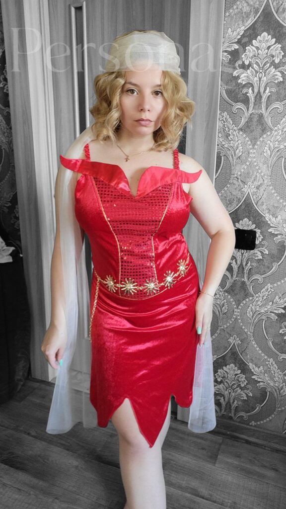 Чортик, червона сукня