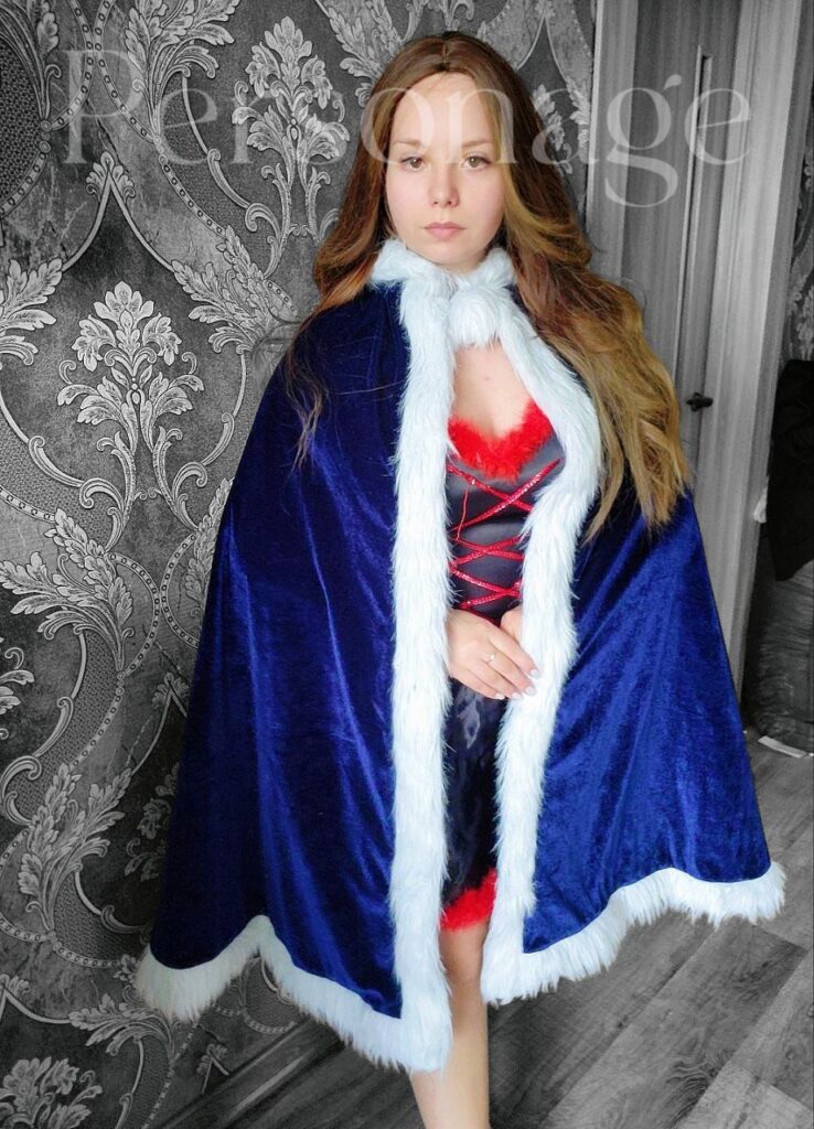 Плащ синій велюровий з хутром