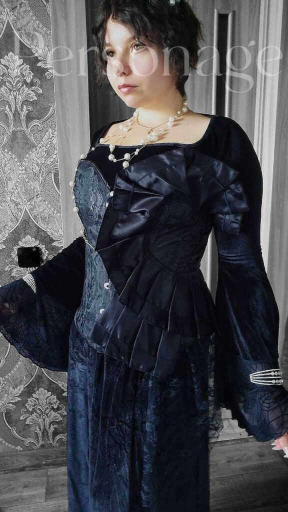 Чорний корсет